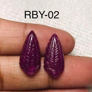 Ruby Natural Hand Carved Leaf Shape
-RBY-02